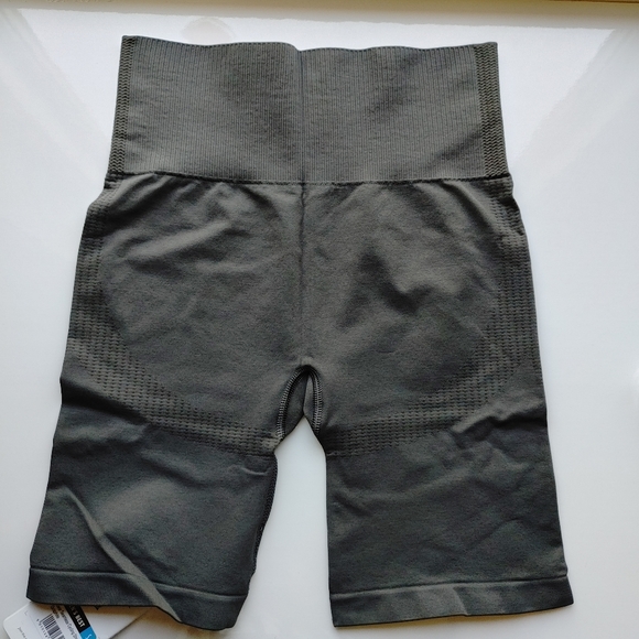 Womens Best Power Crop Top & Cycling Shorts - Picture 13 of 15